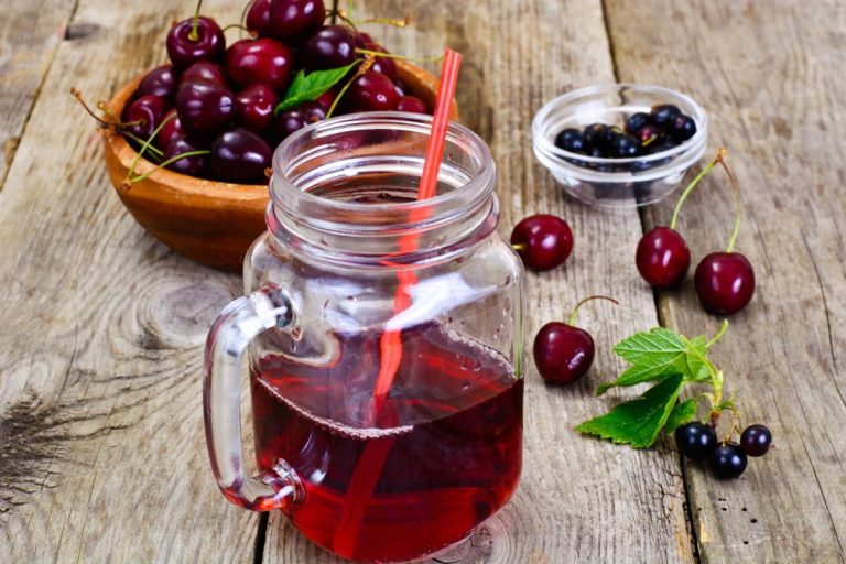 از خواص آلبالو | فواید شگفت‌انگیز آلبالو تازه، خشک و شربت برای سلامتی